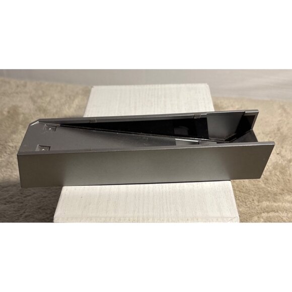 Nintendo Wii Console Stand RVL-017 Silver Gray Plastic Base Dock Replacement OEM - Picture 3 of 11